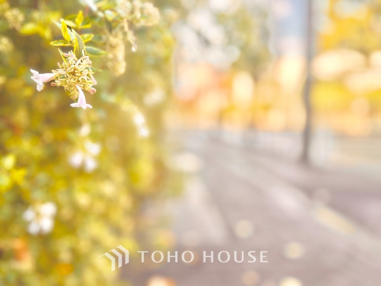 外観 ほんの少しのこだわり。ちょっとした色使いがその家がもつ雰囲気、趣（おもむき）を携え、暮らす家族や訪ねてくる友人・知人に新鮮な香りを運んできます。