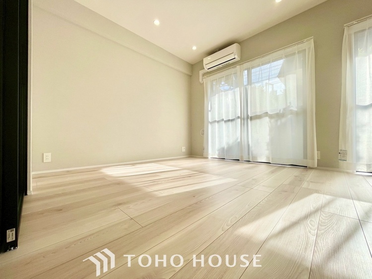 内装 【LIVING】◆Sunshine◆光が燦々と入り、いるだけで気持ちいい。「開放的でゆとりあるお部屋です。」