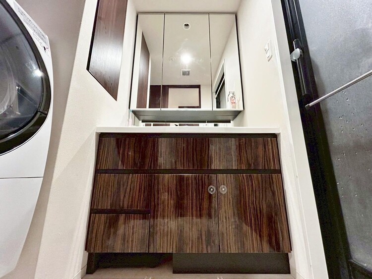 洗面 清潔感を感じられる洗面化粧台。