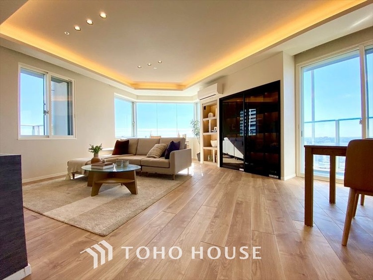 内装 【LIVING】◆住む喜び、楽しさ、感動◆を君と共有したい。いつまでもずっと家族を見渡せるこの広い空間で。