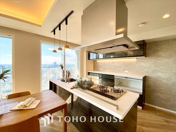 キッチン 【KITCHEN】◆家族のおはよう◆の声を笑顔で迎えてあげられるシステムキッチン。朝ごはんが楽しみでちょっと早起きしたくなるんです。