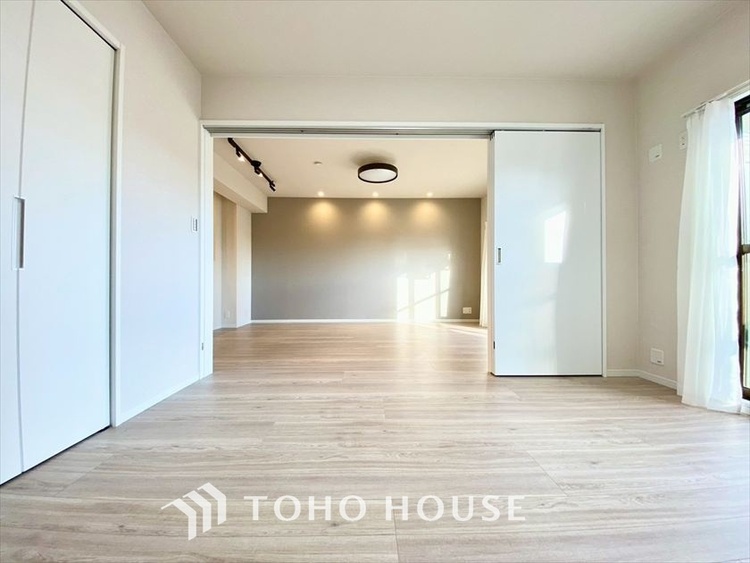 内装 【LIVING】◆Sunshine◆光が燦々と入り、いるだけで気持ちいい。「開放的でゆとりあるお部屋です。」