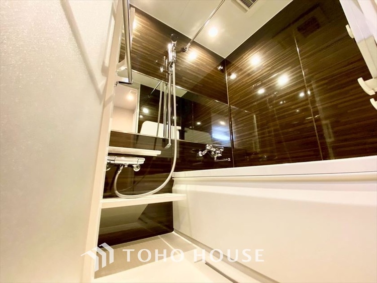 風呂 【BATHROOM】◆プライベートな空間◆simpleだからrelaxできるんです。こころもからだもキレイさっぱり。