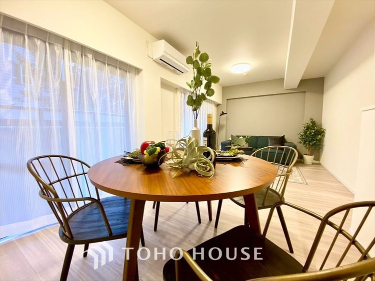 内装 【LIVING】◆煌びやか◆愛おしい家族との団欒の時間をより一層幸せなものに感じさせる煌びやかなLDK。輝かしい毎日が待っています。