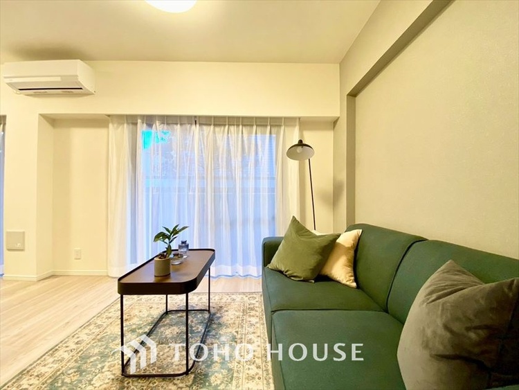 内装 【LIVING】◆眩い◆光が燦々と入り、家族の笑顔を照らす。「いつまでも続いて」と願う夢のような毎日がここにある。