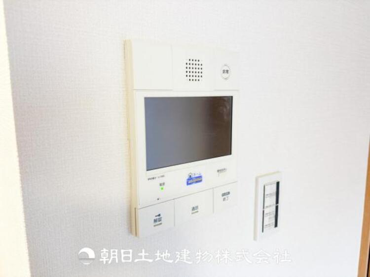 その他 TVモニター付きインターホンは訪問者のお顔を確認出来安心な機能です！