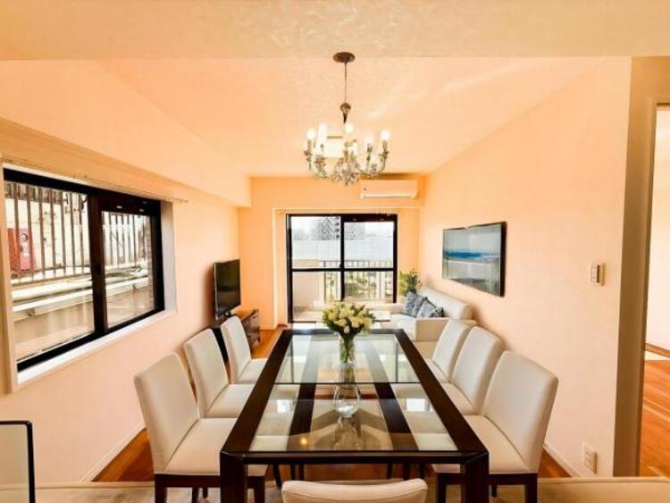 居間 本画像はCGで作成しております。実際に現地に家具は置かれておりません。また、価格に家具は含まれておりません。