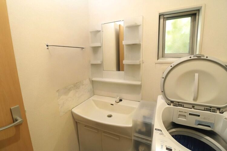 その他 【洗面台】小窓付きの洗面所です！