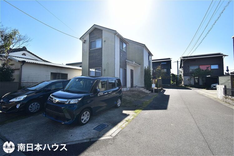 外観 【外観】令和7年11月14日　撮影北西角地で日当り良好なお家です♪