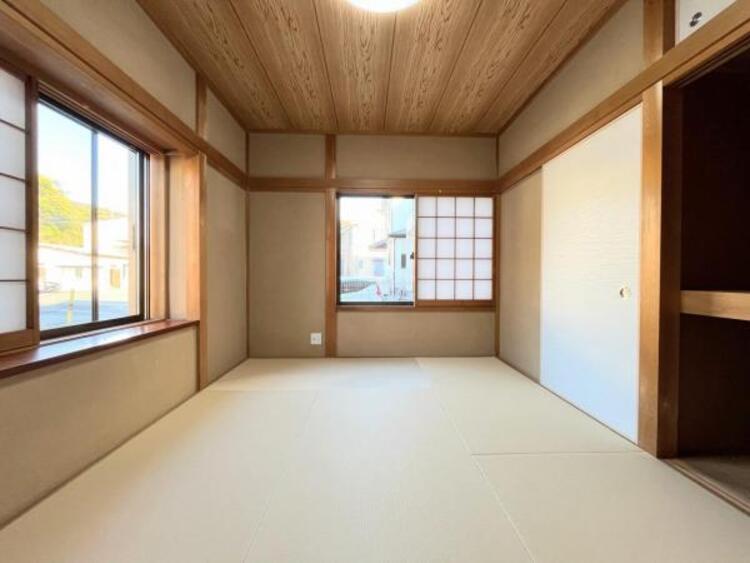 その他 ●〇採光もアクセントの一つとして。プライベートルームにはやさしい光が射し込んでいて、この明るい好みの空間で読書や音楽。充実した時間を過ごせます。日中に明りをつける必要が無い事も物件選びの大きな条件〇●