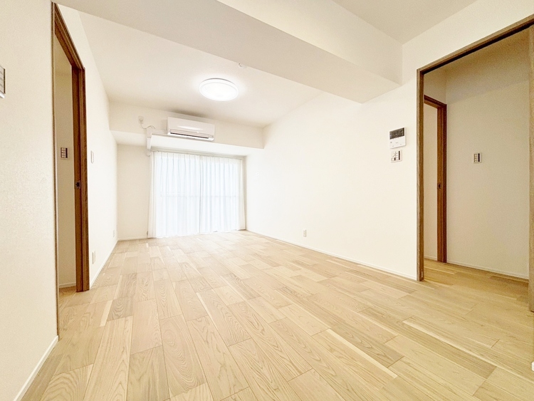 居間 飾り過ぎないシンプルな内装と偏り過ぎないデザインで統一しました。