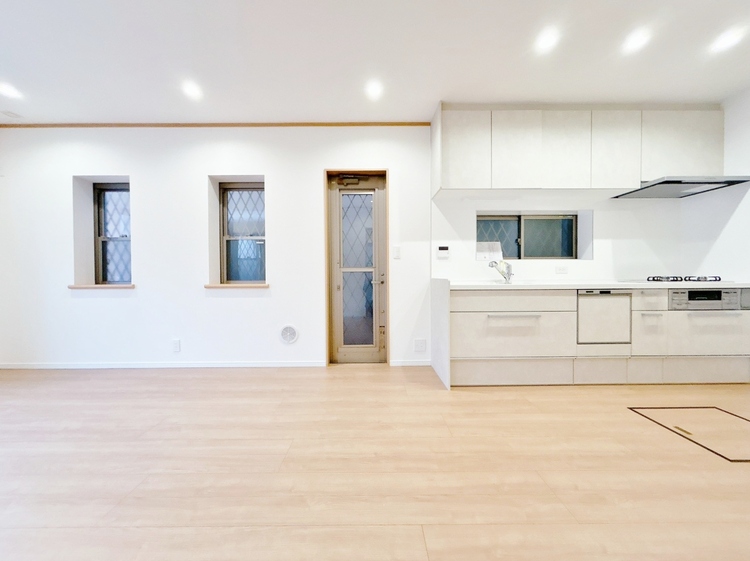 居間 居心地の良い空気感は、暮らしのステージを彩り、心からのやすらぎと満足感を与えてくれます。