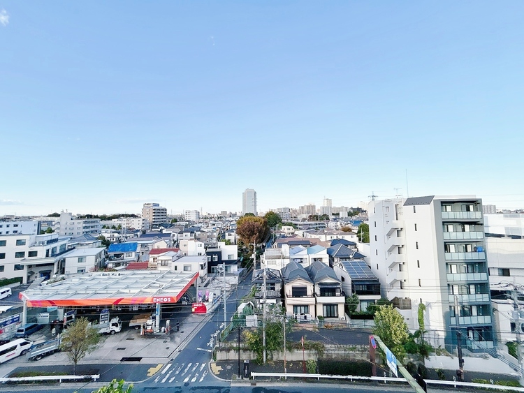 バルコニー 頬をなでる、優しい風を感じることが出来ます。