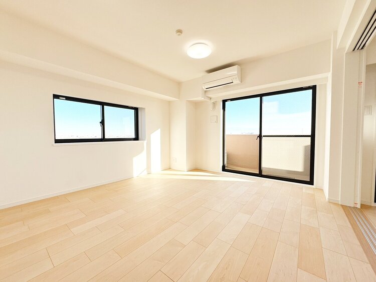 居間 居心地の良い空気感は、暮らしのステージを彩り、心からのやすらぎと満足感を与えてくれます。