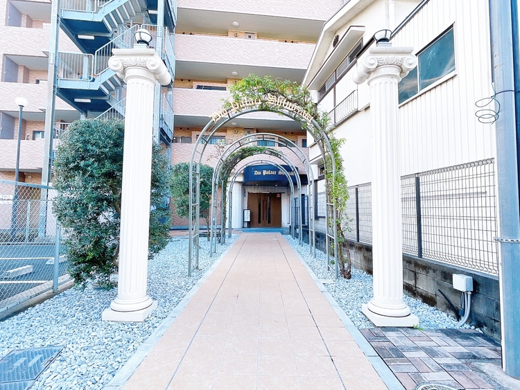 エントランス 外と内をつなぐエントランスは、まさに顔となる場所。