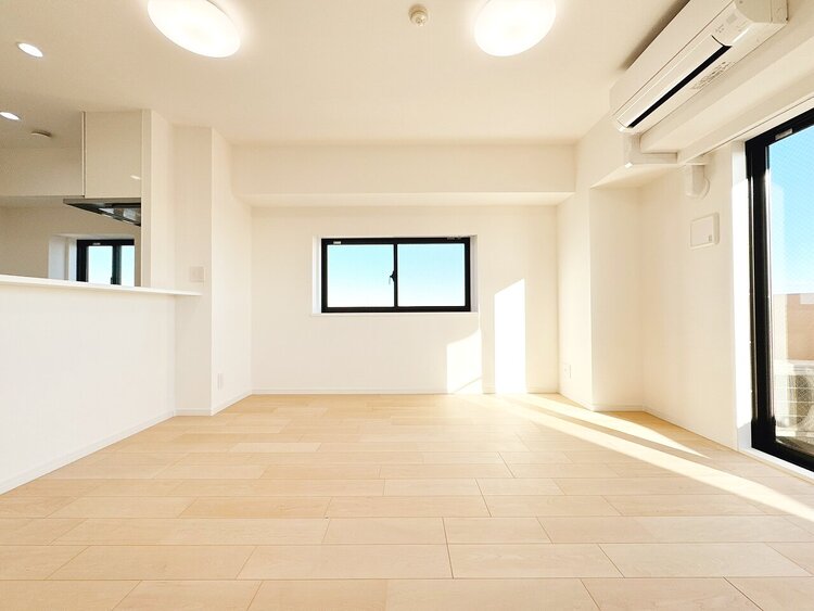 居間 快適に過ごす毎日を求めて、暮らしの中でご自身の「マイホーム」に創り上げてください。