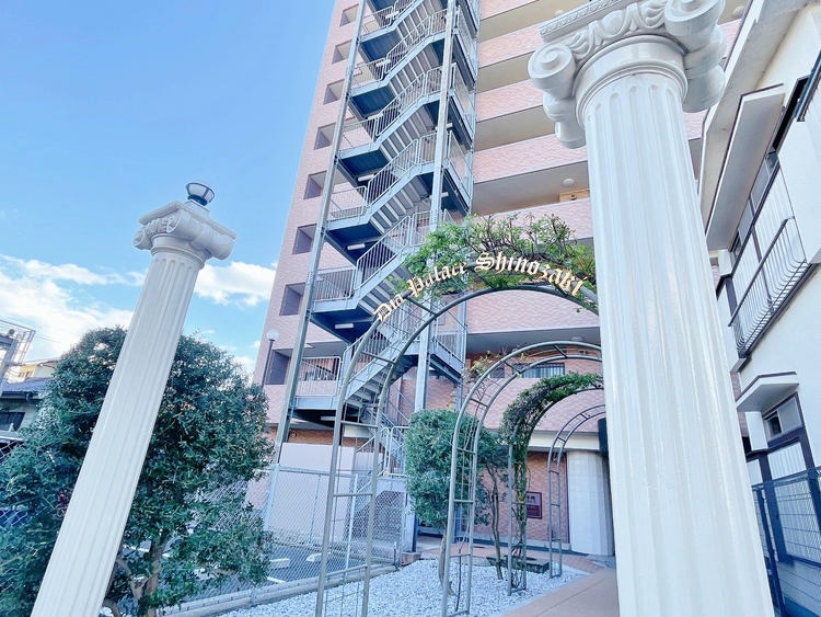 外観 現地に足をお運びいただいた際には、周辺散策などをお勧めいたします。