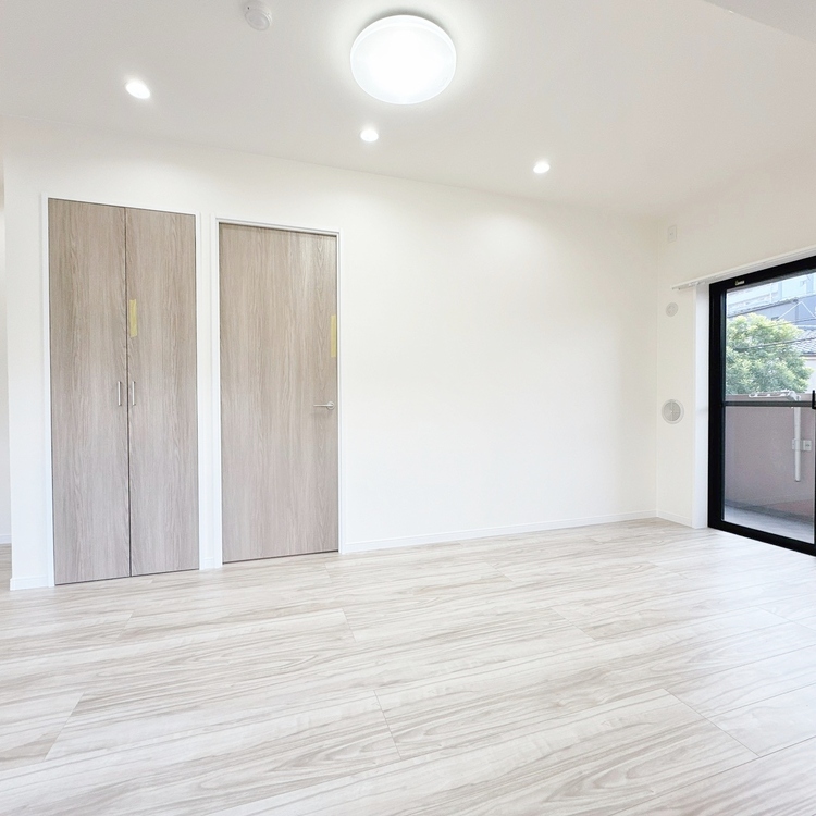 居間 居心地の良い空気感は、暮らしのステージを彩り、心からのやすらぎと満足感を与えてくれます。