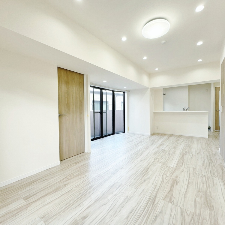 居間 快適に過ごす毎日を求めて、暮らしの中でご自身の「マイホーム」に創り上げてください。