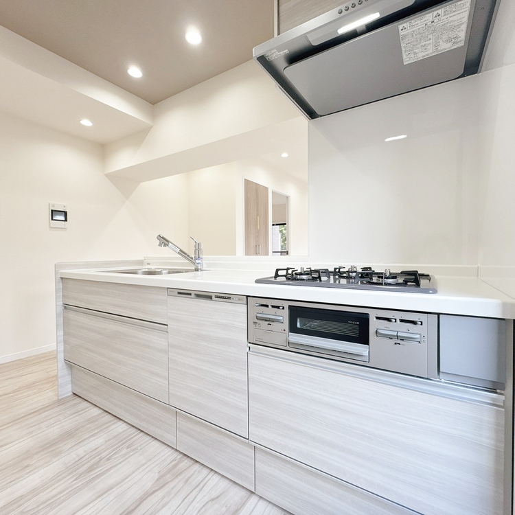 キッチン 洗練されたスタイリッシュなデザイン性と使いやすさを備えた仕様。