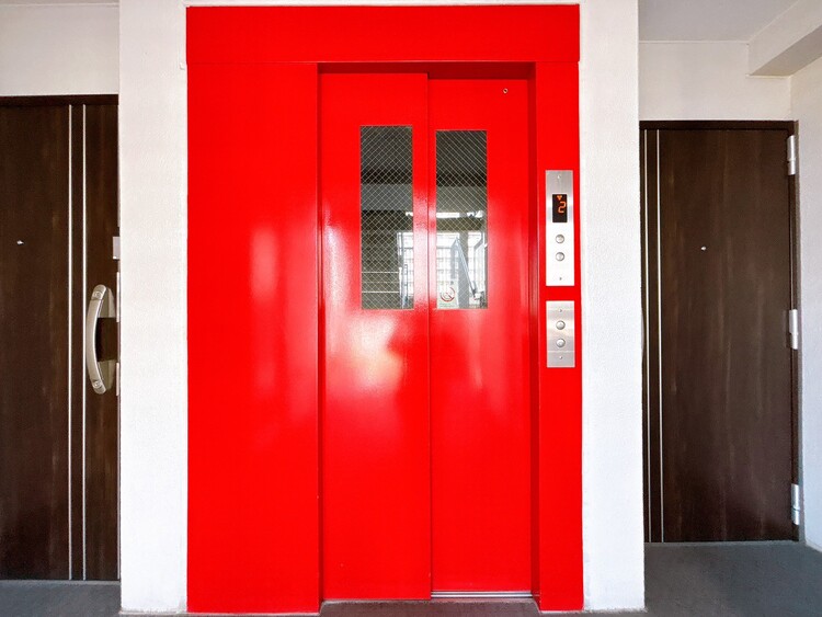 設備 エレベーターの管理も、きちんと行き届いてます。