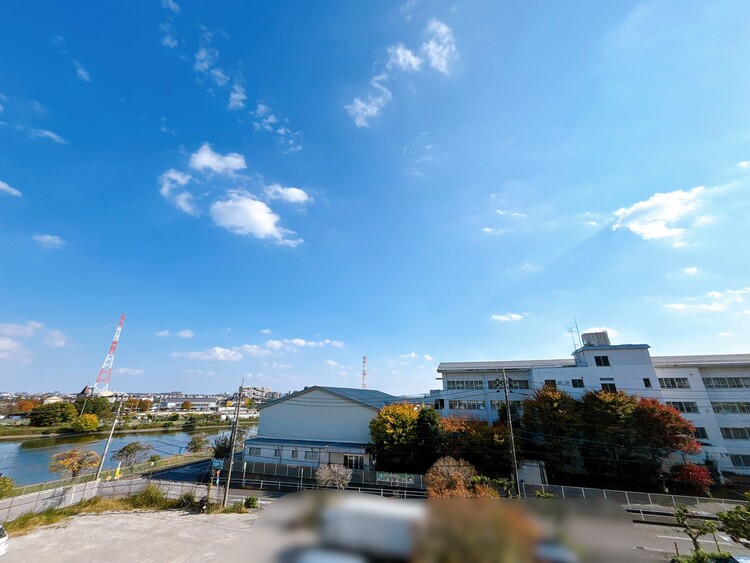 バルコニー 頬をなでる、優しい風を感じることが出来ます。