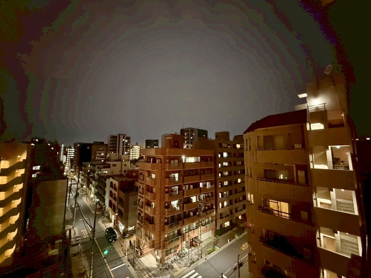 バルコニー 窓を開けると広がる青空。心をリフレッシュして日々を過ごしていきましょう。