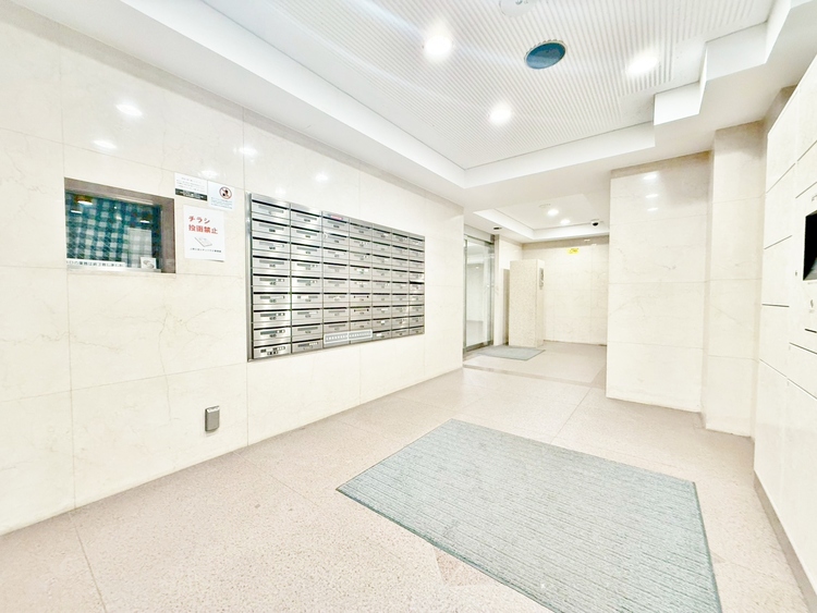 エントランス エントランス内部は、管理が行き届き清潔な共有スペースとなっています。