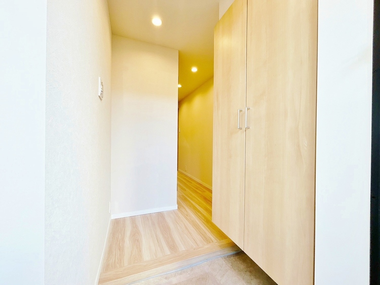 玄関 シューズボックスを完備した玄関です。