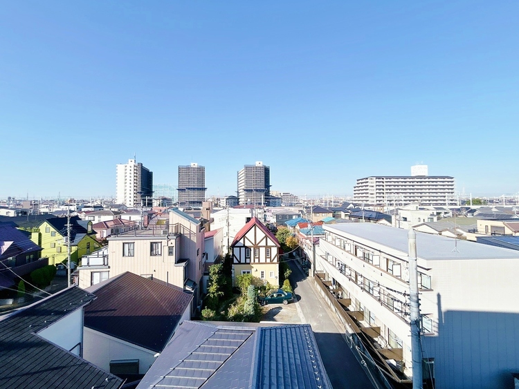 バルコニー 頬をなでる、優しい風を感じることが出来ます。