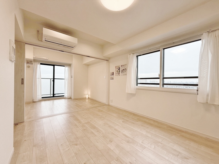 居間 飾り過ぎないシンプルな内装と偏り過ぎないデザインで統一しました。