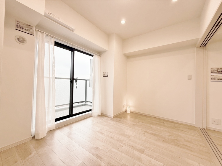 寝室 ベッドも十分に設置するスペースがあります。