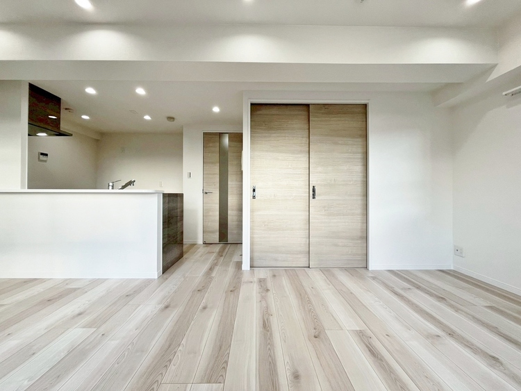 居間 快適に過ごす毎日を求めて、暮らしの中でご自身の「マイホーム」に創り上げてください。