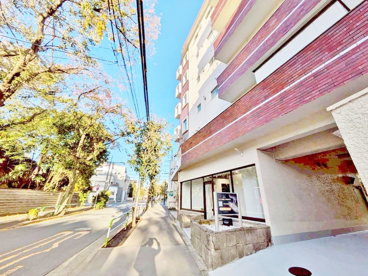 外観 現地に足をお運びいただいた際には、周辺散策などをお勧めいたします。