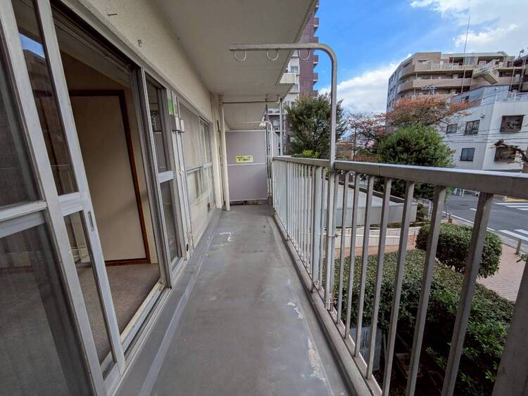 バルコニー 暮らしの中で、光と風を演出してくれるバルコニー。