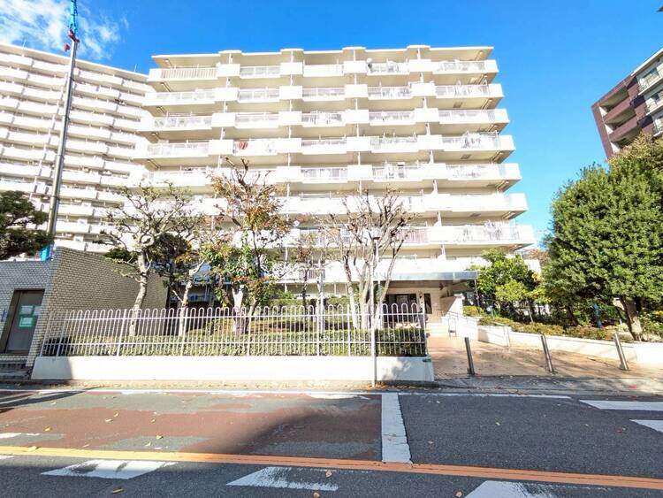 外観 現地に足をお運びいただいた際には、周辺散策などをお勧めいたします。