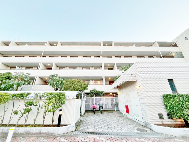 外観 資料には掲載していない情報が、現地にはたくさんあります。是非一度、現地をご確認ください。