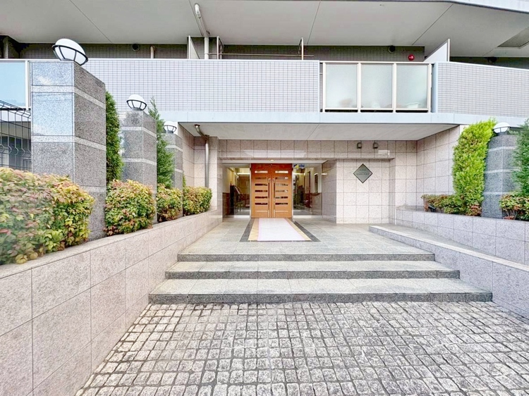 エントランス 外と内をつなぐエントランスは、まさに顔となる場所。