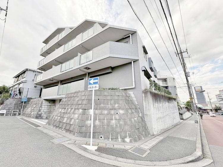 外観 現地に足をお運びいただいた際には、周辺散策などをお勧めいたします。