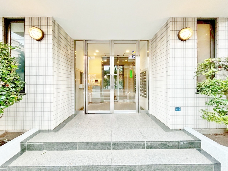 エントランス 外と内をつなぐエントランスは、まさに顔となる場所。