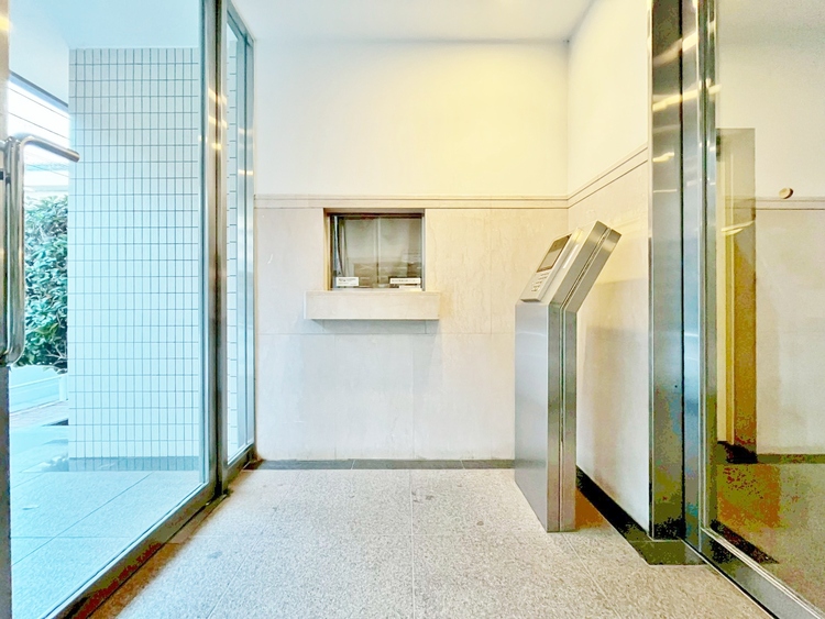 エントランス エントランスは、毎日の行き帰りで使う大事な空間です。