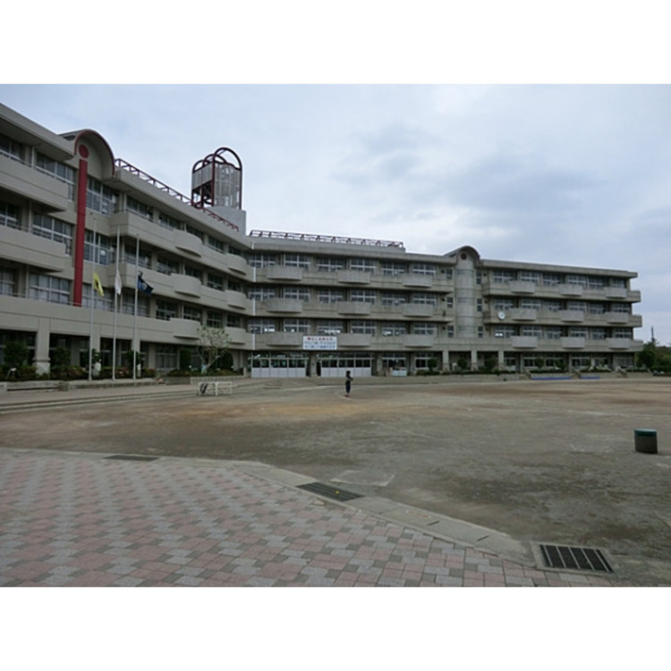 周辺 川口市立戸塚綾瀬小学校(約1200m)