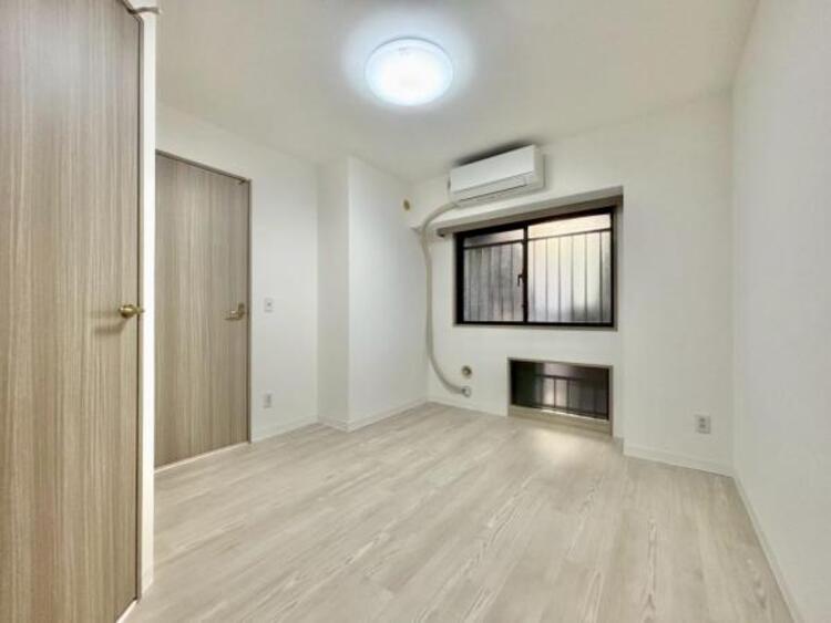 内装 過ぎ行く時間をゆったりと感じることができる落ち着いたお部屋。リビングで楽しく過ごした後はプライベートな時間を満喫できます。静かな環境でリラックスタイムをスタートさせてください。