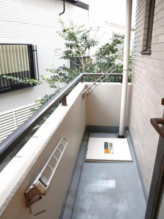 バルコニー 風通しのよいバルコニー。お洗濯物も乾かしやすいですね。