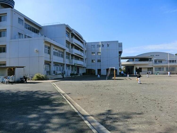 周辺 横浜市立下田小学校　450ｍ