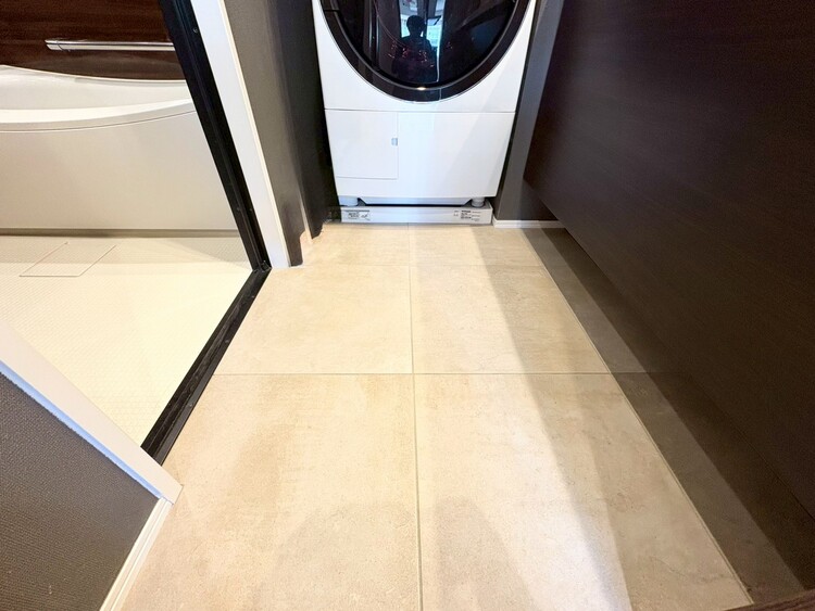 その他 十分な広さの脱衣所。