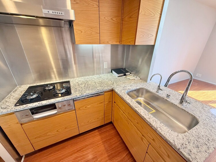 その他 使いやすくスタイリッシュなキッチン空間になっております。