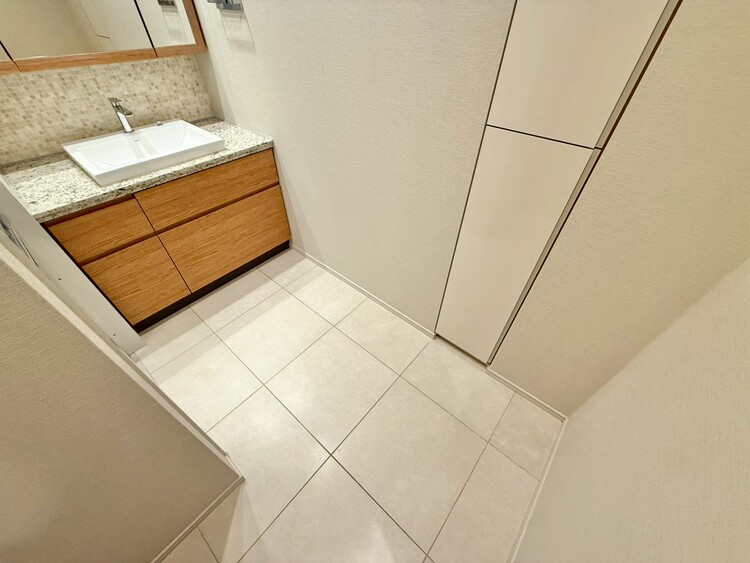 その他 十分な広さの脱衣所。