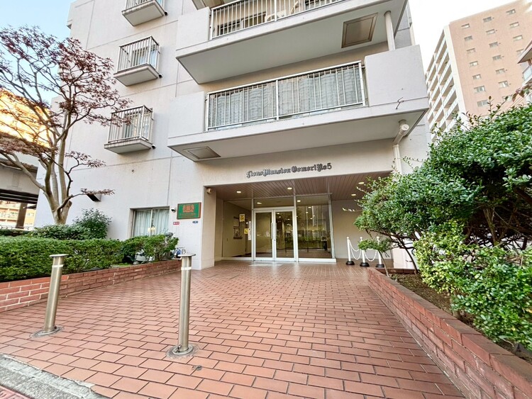 その他 上質感漂う玄関アプローチです。