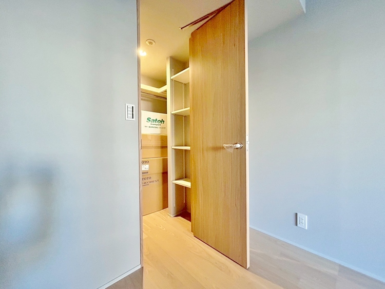 その他 収納スペースが付いていて、お部屋を広く使っていただけます。